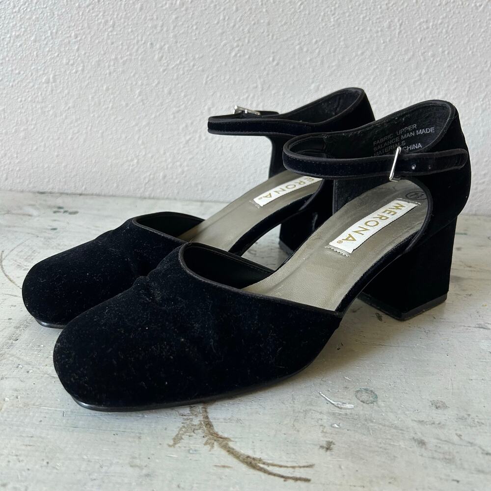 Merona Black Velvet Mary Jane Block Heel Pumps Women's Size 7.5 - Picture 2 of 11